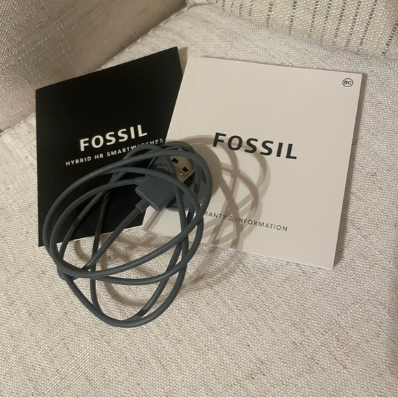 🚫SOLD🚫 Fossil Monroe hybrid watch in rose gold with extra band - NWT - Picture 16 of 16